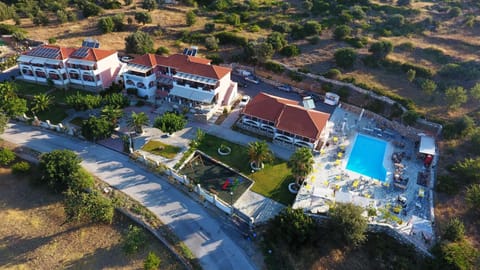 Property building, Garden, Garden view, Pool view, Street view