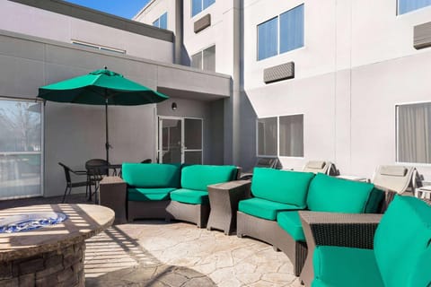 Patio, Lounge or bar