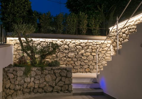 Facade/entrance, Balcony/Terrace, On site