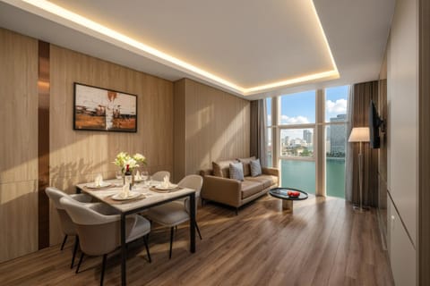 TV and multimedia, Living room, Seating area, Dining area