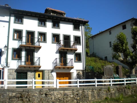 Facade/entrance, Mountain view, River view, Sea view, Quiet street view