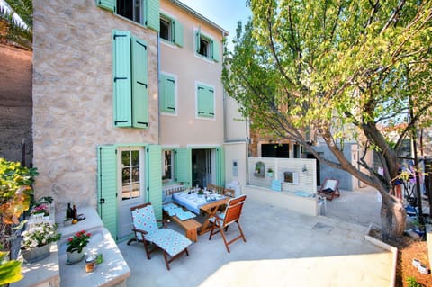 Property building, Balcony/Terrace