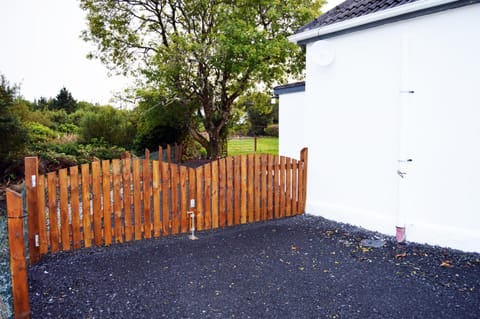 Property building, Facade/entrance, Garden