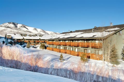 Facade/entrance, Winter, Skiing