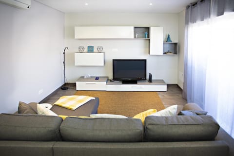 Communal lounge/ TV room, Living room