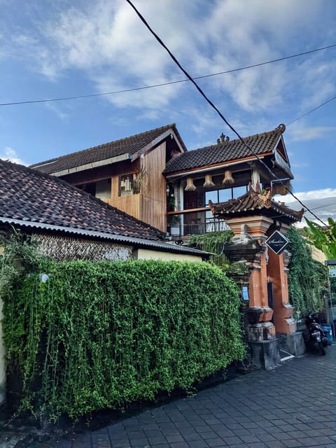 Sunshine Vintage House Hostel in Ubud