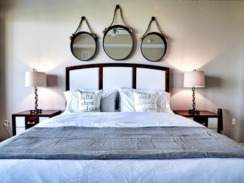 Harborview Grande 700 Waterfront Condo Apartment in Clearwater Beach