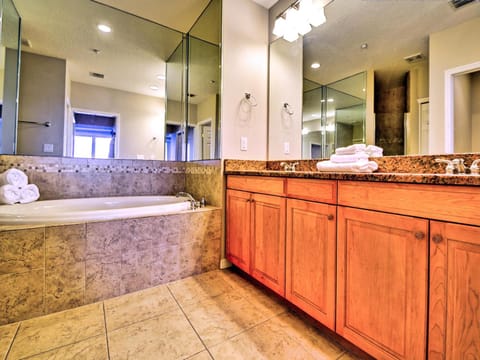 Harborview Grande 700 Waterfront Condo Apartment in Clearwater Beach