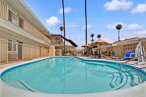 On site, Pool view, Swimming pool