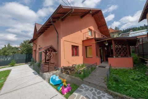 Facade/entrance, Summer, Garden, Balcony/Terrace, Garden view
