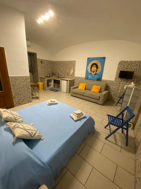 Living room, Bedroom, kitchen