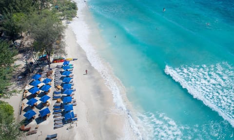 Nearby landmark, Day, Neighbourhood, Natural landscape, Beach, Beach, On site, Landmark view, Sea view, sunbed