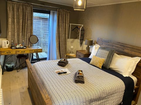 Bed, Coffee/tea facilities, Bedroom, towels