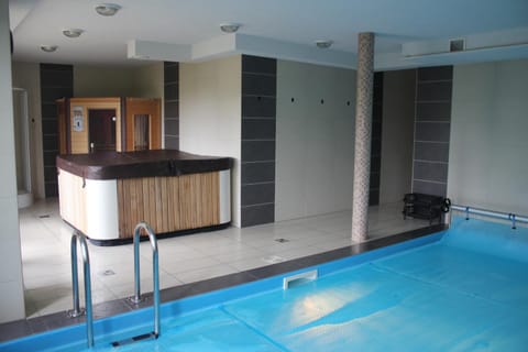 Hot Tub, Spa and wellness centre/facilities, Swimming pool, Public Bath