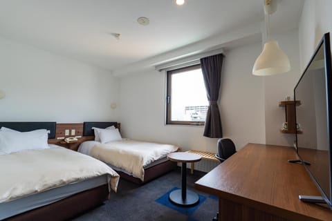 Bed, TV and multimedia, Photo of the whole room, hair dresser