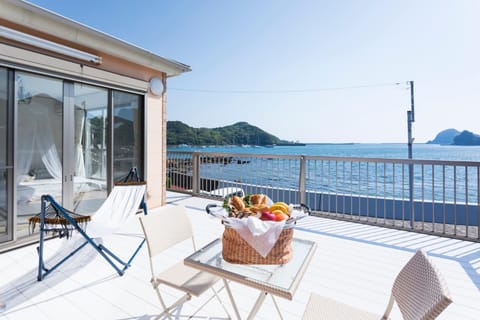 View (from property/room), Balcony/Terrace, Sea view