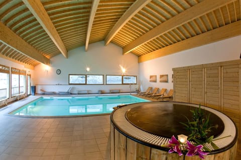 Hot Tub, Massage, Sauna, Spa and wellness centre/facilities, Swimming pool