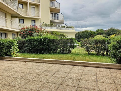 Appartement moderne avec terrasse et parking, au cœur de Granville, à deux pas de la plage ! - FR-1-361-77 Apartment in Granville
