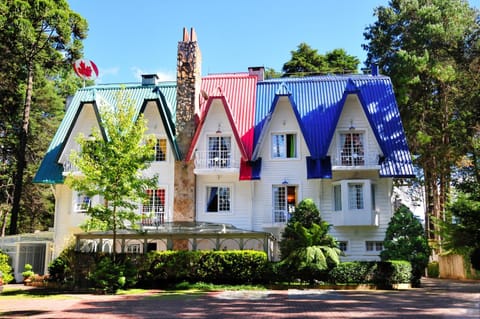 Property building, Day