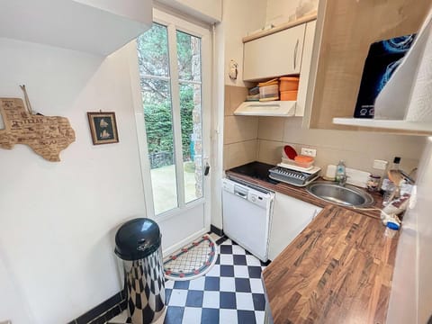 Maison à 100m de la plage, jardin privé, wifi gratuit, proche commerces et activités balnéaires - FR-1-361-113 House in Jullouville