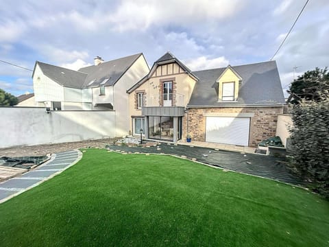 Maison à 100m de la plage, jardin privé, wifi gratuit, proche commerces et activités balnéaires - FR-1-361-113 House in Jullouville