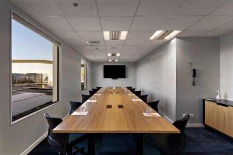 Meeting/conference room