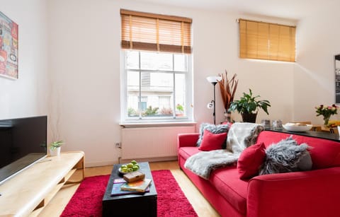 Communal lounge/ TV room, TV and multimedia, Living room, Seating area