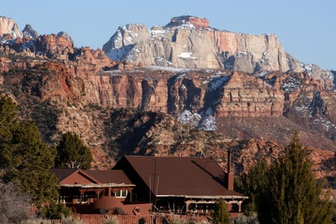 Property building, Nearby landmark, Natural landscape, Mountain view