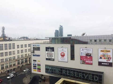 Nearby landmark, Restaurant/places to eat, Neighbourhood, Fitness centre/facilities, Supermarket/grocery shop, Shopping Area
