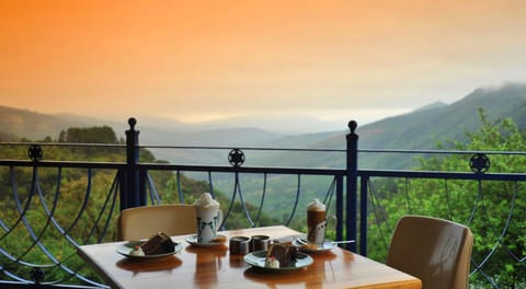 Restaurant/places to eat, View (from property/room)