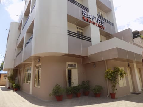 Facade/entrance, Bird's eye view