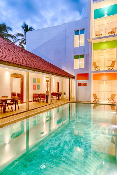 Swimming pool, Swimming pool