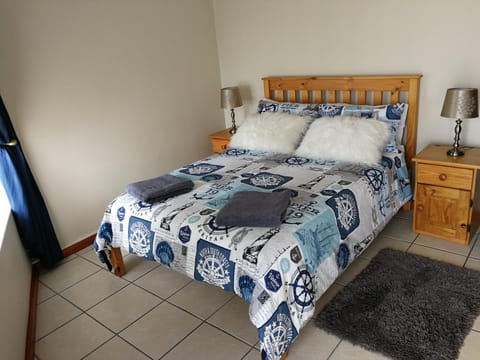 Bed, Photo of the whole room, Sea view