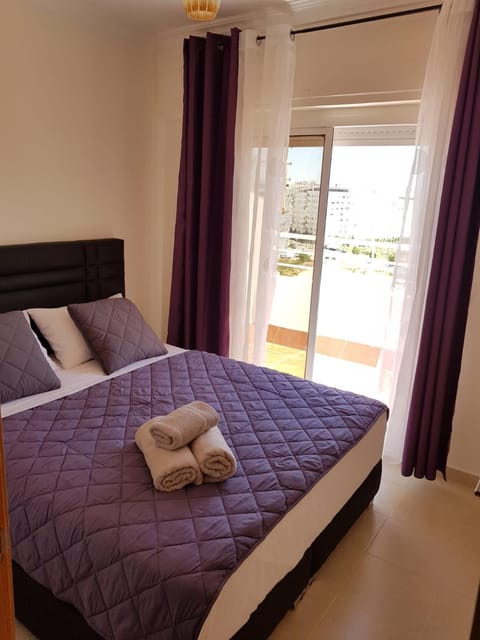 Bedroom, bunk bed
