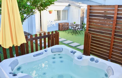 Garden, Hot Tub, Spa and wellness centre/facilities
