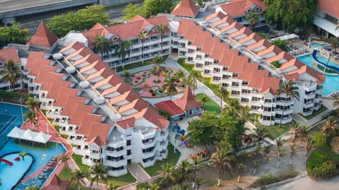 Property building, Restaurant/places to eat, Swimming pool, Breakfast