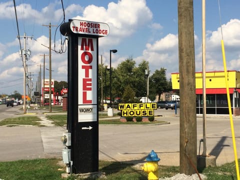 Hoosier Travel Lodge Motel in Jeffersonville