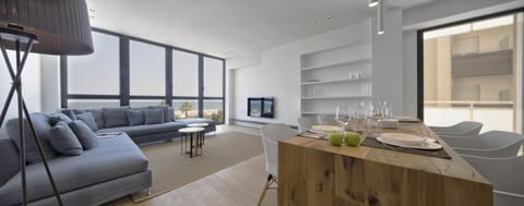 Communal lounge/ TV room, Communal kitchen, Sea view