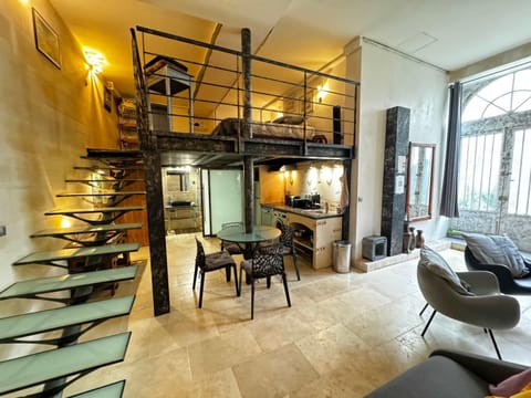Kitchen or kitchenette, Living room
