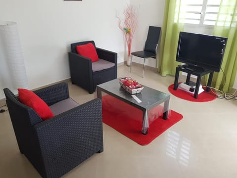 TV and multimedia, Living room, Garden view