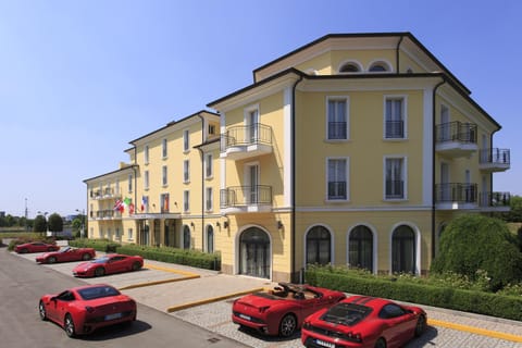 Property building, Facade/entrance, Day, Parking