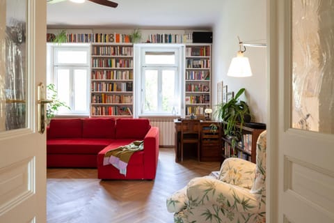 Communal lounge/ TV room, Library, Library, Living room, Seating area