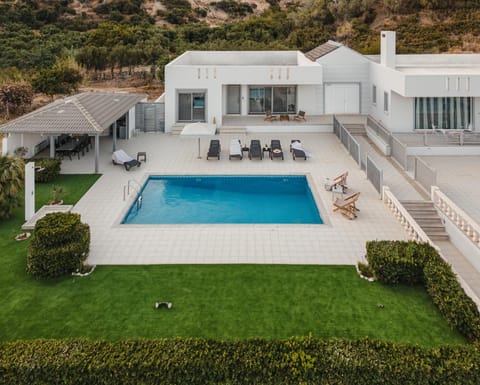 Property building, Patio, Day, Garden, Garden view, Pool view, Swimming pool, Breakfast, sunbed