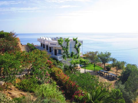 Garden view, Sea view