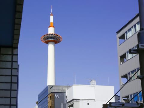 Nearby landmark, Off site