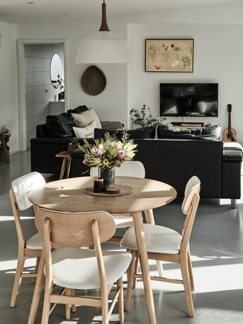 Salt Shack | coastal charm, steps from the surf House in Bicheno