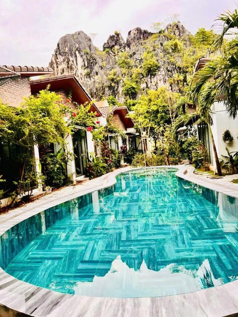 Property building, Swimming pool