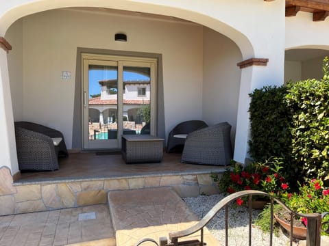 Property building, Patio, Spring, Day, Summer, Floor plan