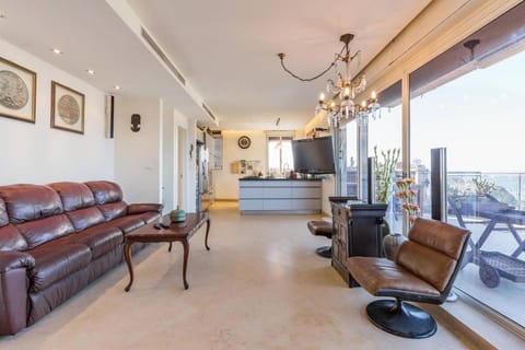 TV and multimedia, Coffee/tea facilities, Living room, Photo of the whole room, On site