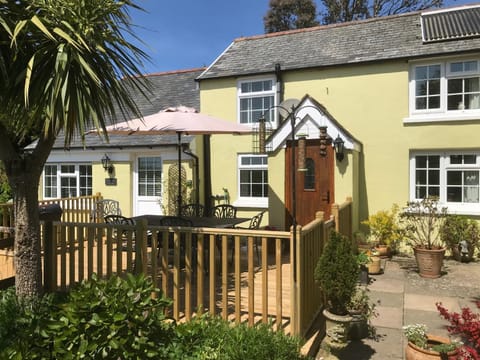 Property building, Balcony/Terrace